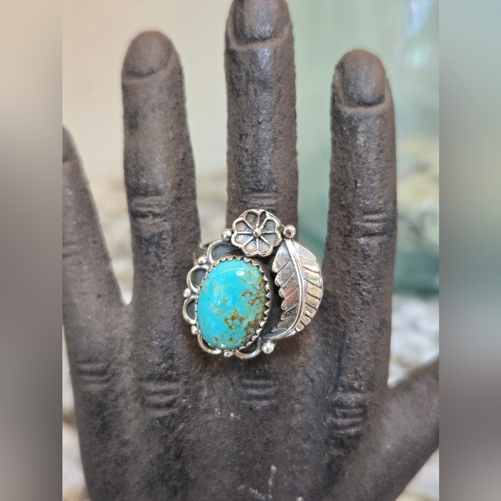 Turquoise and Sterling Silver Southwestern Ring - Picture 2 of 7